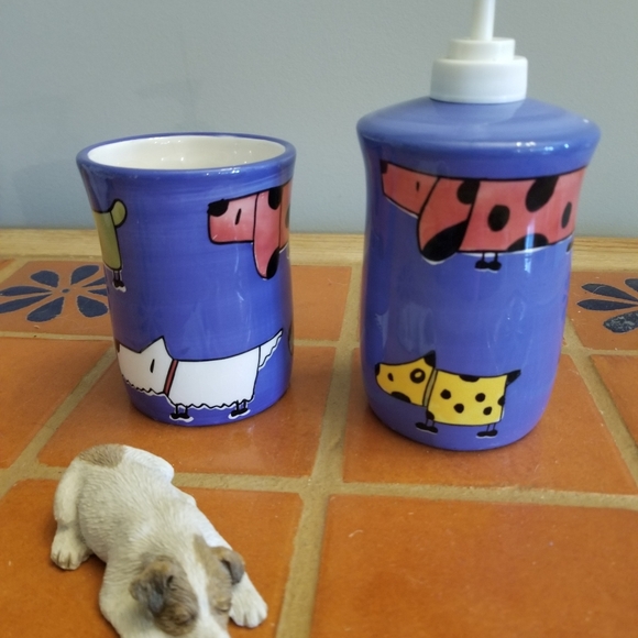 Bathroom Accessories - Picture 4 of 10